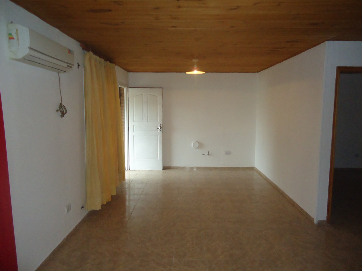 Rosedal, impecable departamento planta alta.- 