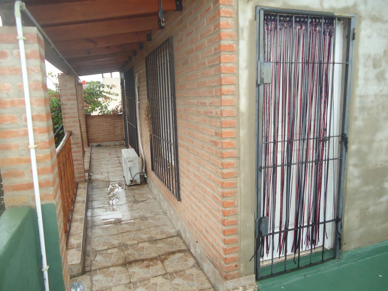 Rosedal, impecable departamento planta alta.- 