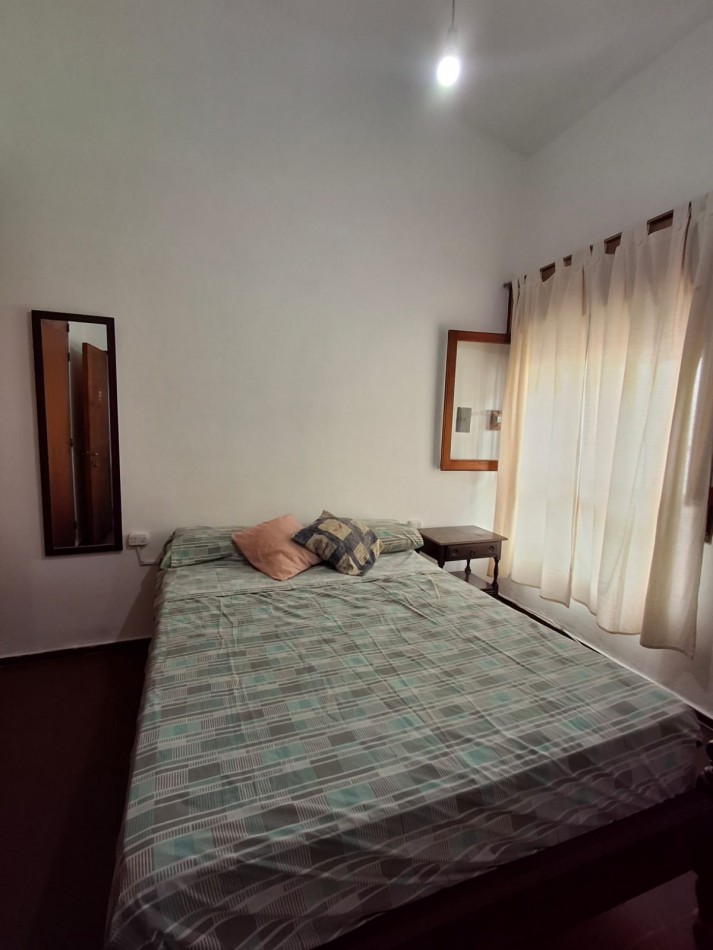 B° Teodoro Felds, impecable vivienda super comoda.- 