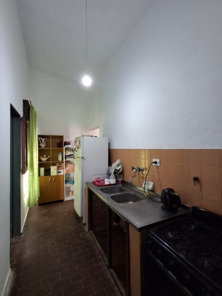 B° Teodoro Felds, impecable vivienda super comoda.- 