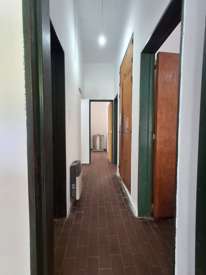 B° Teodoro Felds, impecable vivienda super comoda.- 