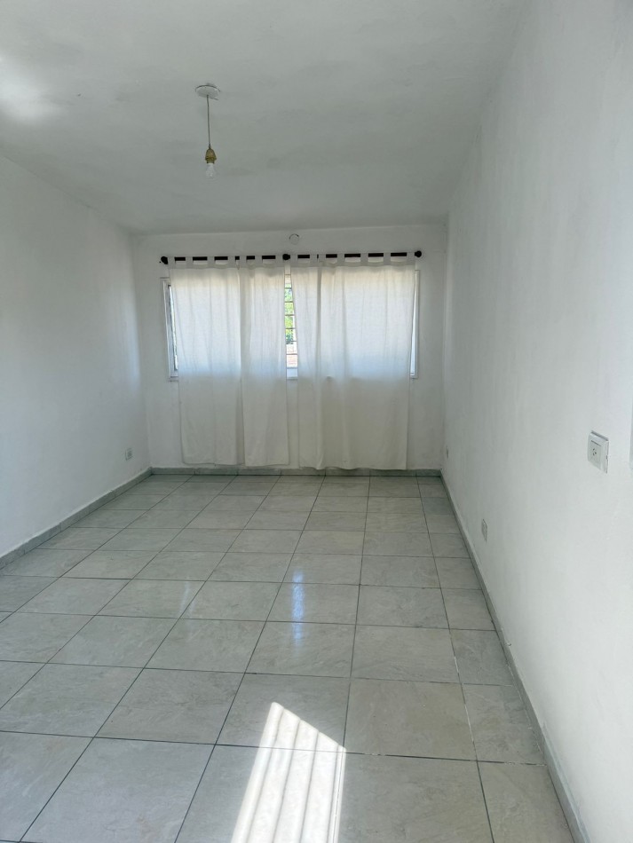 BARRIO LOS GRANADOS, DEPARTAMENTO PLANTA ALTA PARA ALQUILAR