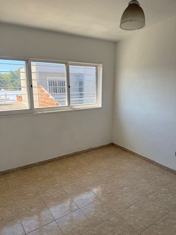 BARRIO LOS GRANADOS, DEPARTAMENTO PLANTA ALTA PARA ALQUILAR