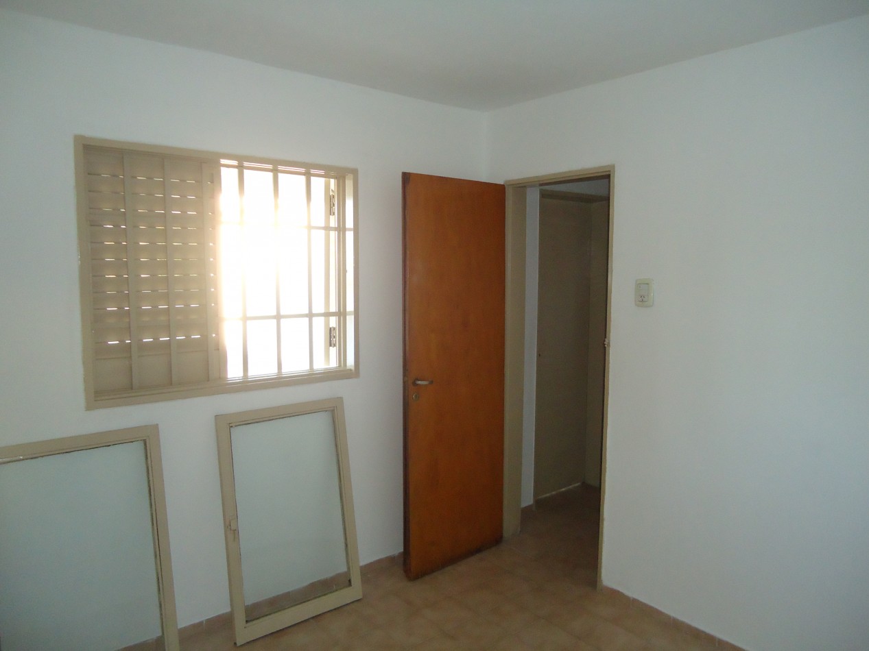 Bo Ameghino sur, departamento interno planta alta.- INGRESO COMPARTIDO.-