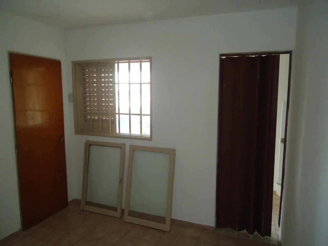 Bo Ameghino sur, departamento interno planta alta.- INGRESO COMPARTIDO.-