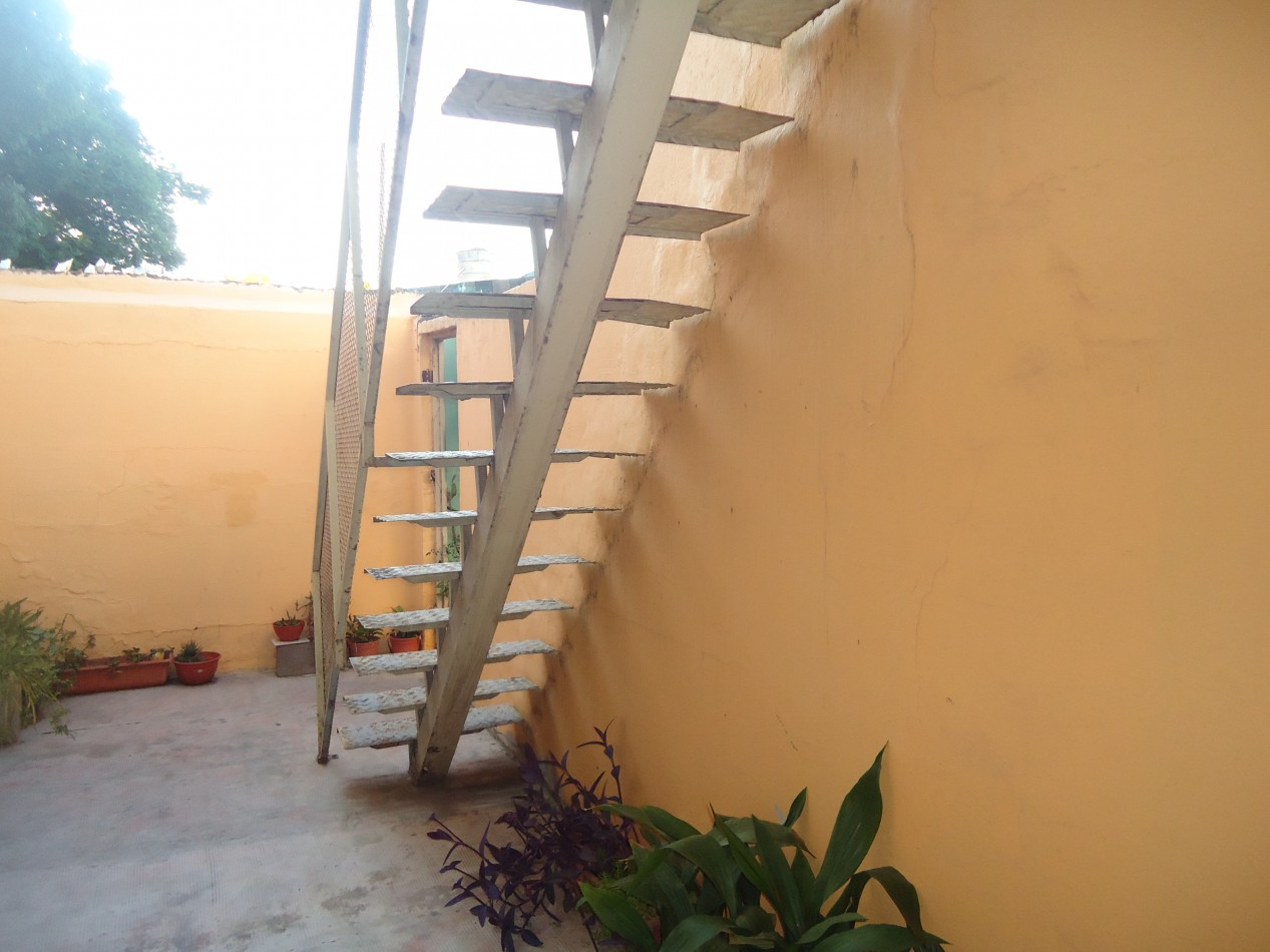 Bo Ameghino sur, departamento interno planta alta.- INGRESO COMPARTIDO.-