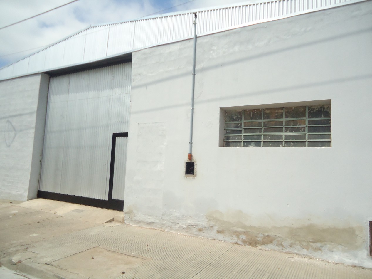 Bo ALTO ALBERDI, IMPECABLE GALPON.