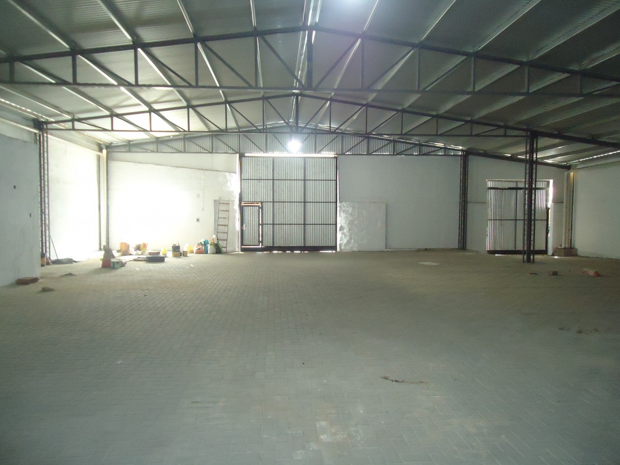 Bo ALTO ALBERDI, IMPECABLE GALPON.