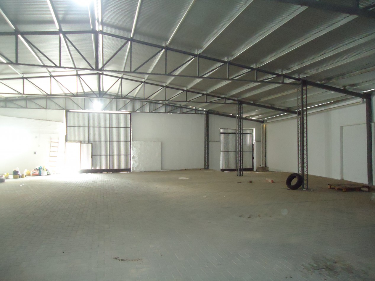 Bo ALTO ALBERDI, IMPECABLE GALPON.