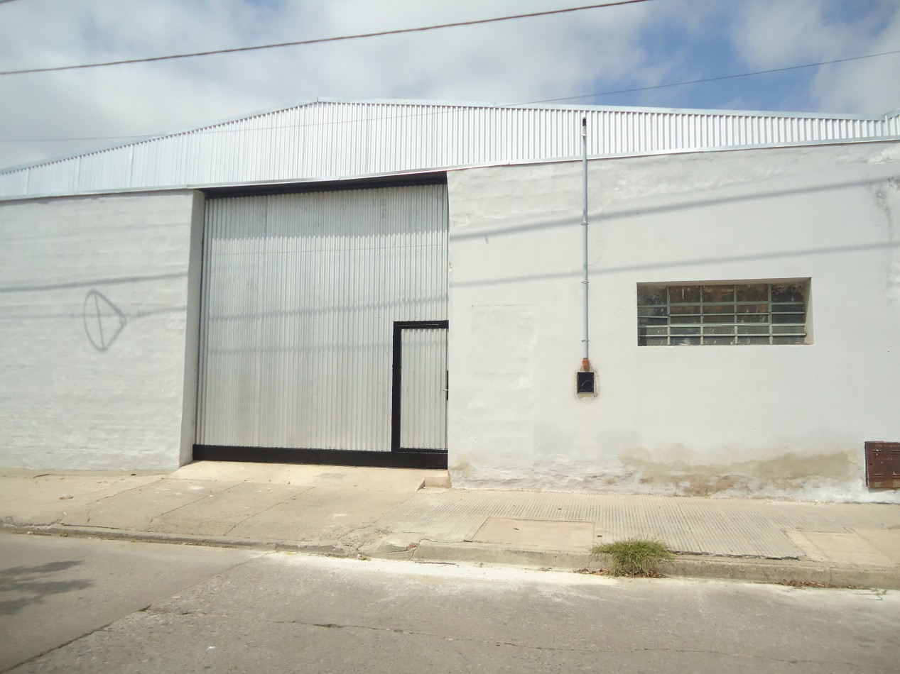 Bo ALTO ALBERDI, IMPECABLE GALPON.