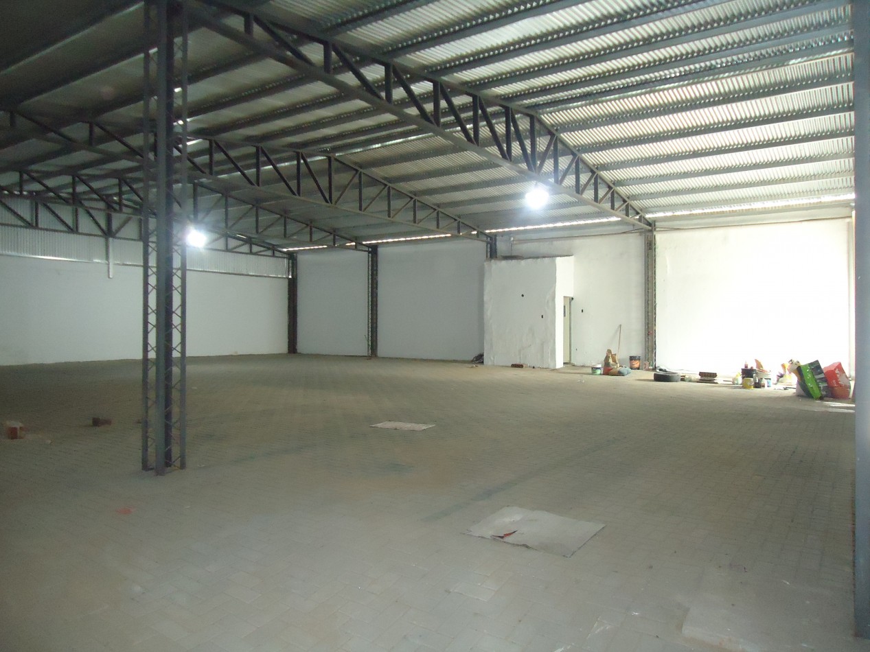 Bo ALTO ALBERDI, IMPECABLE GALPON.