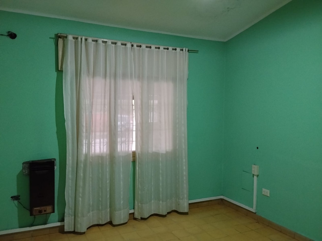 Los platanos, linda propiedad, muy buen entorno.- 