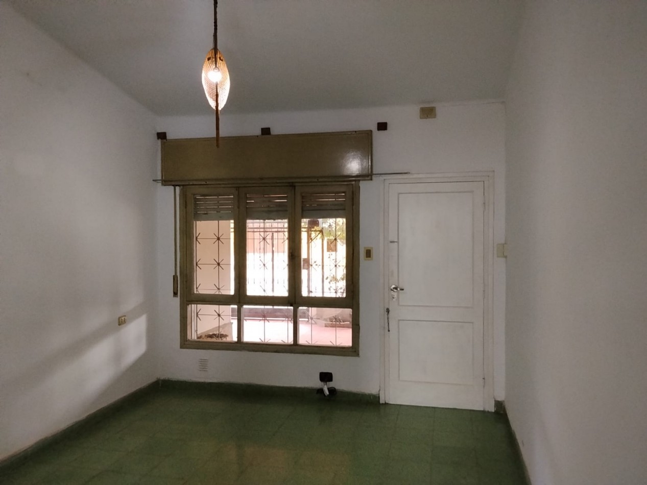 Los platanos, linda propiedad, muy buen entorno.- 