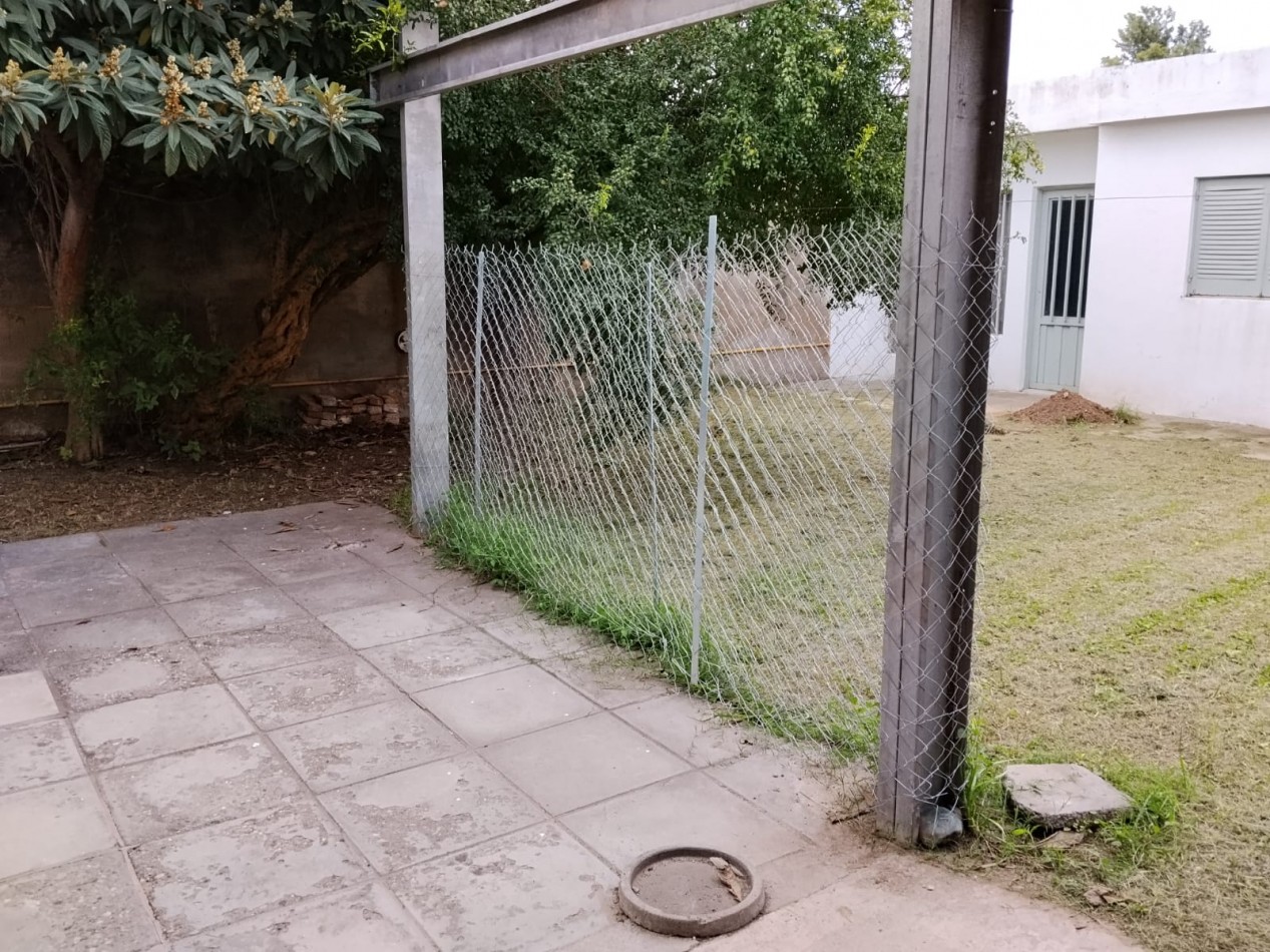 Los platanos, linda propiedad, muy buen entorno.- 