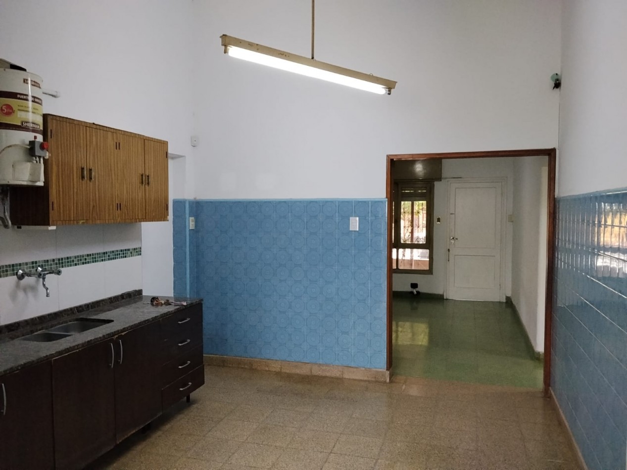 Los platanos, linda propiedad, muy buen entorno.- 