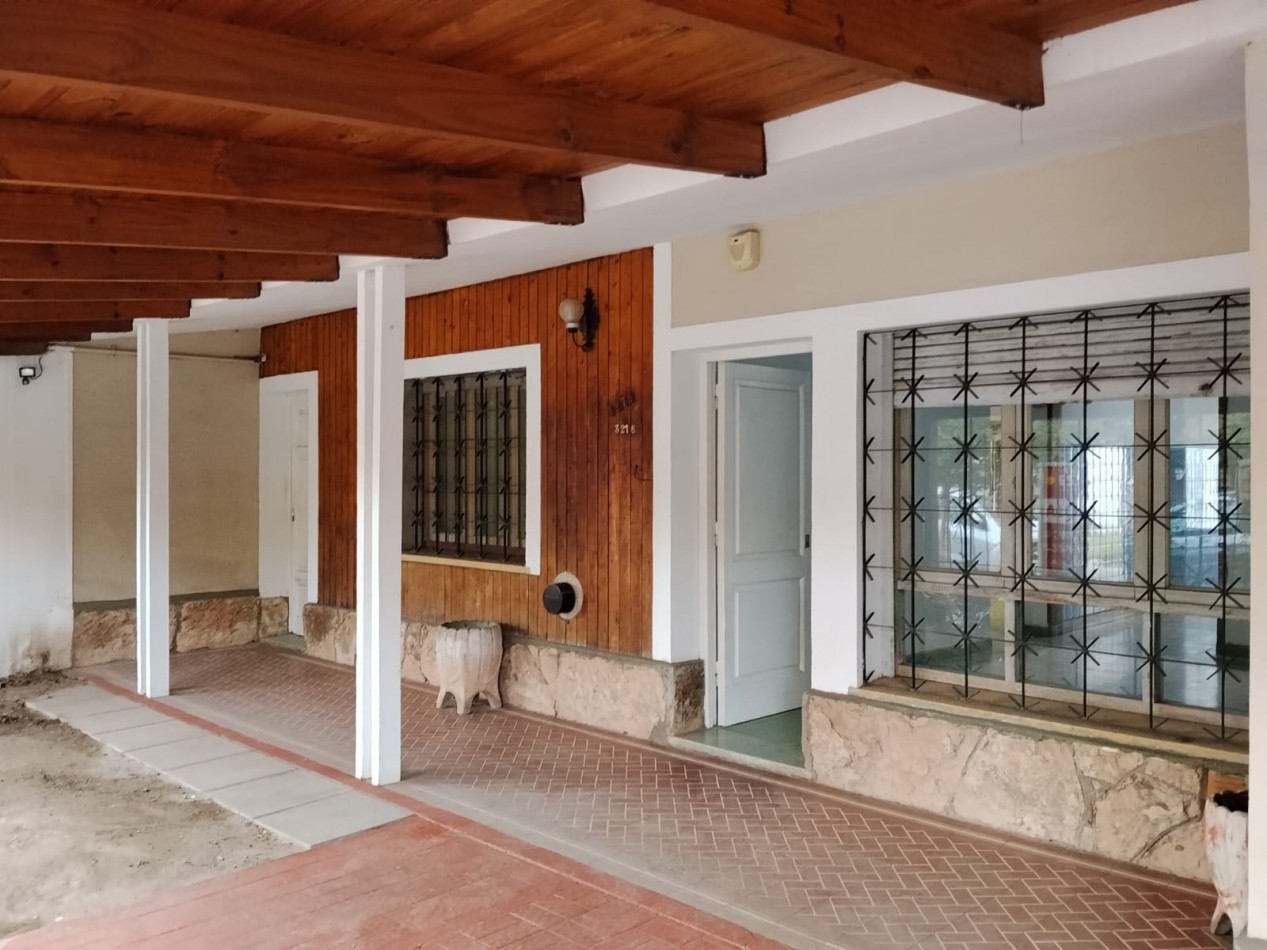 Los platanos, linda propiedad, muy buen entorno.- 