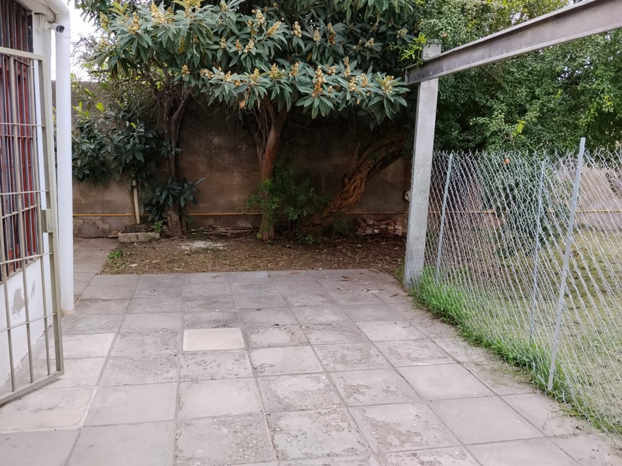 Los platanos, linda propiedad, muy buen entorno.- 