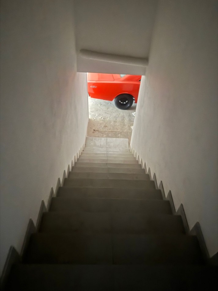 Sobre ruta 20 " Espectacular galpon" B° Villa Adela.-  