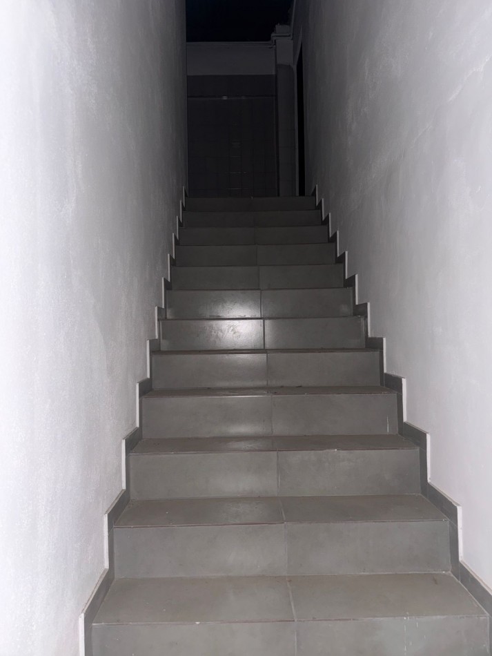 Sobre ruta 20 " Espectacular galpon" B° Villa Adela.-  