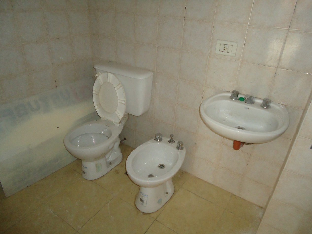 Observatorio, local comercial.-