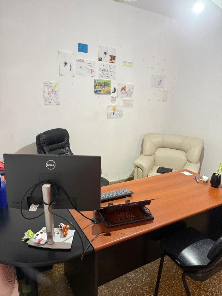 BARRIO ROSEDAL, SE VENDE CASA CON DEPARTAMENTO 