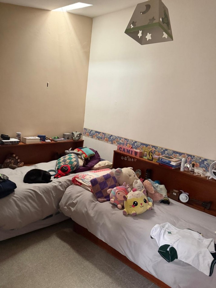 BARRIO ROSEDAL, SE VENDE CASA CON DEPARTAMENTO 