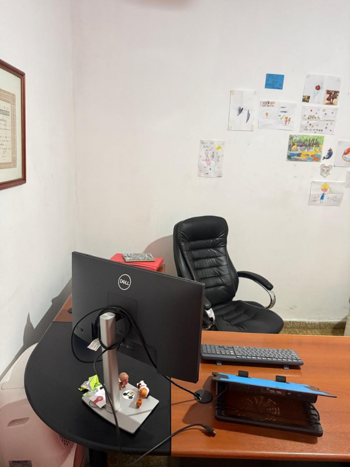 BARRIO ROSEDAL, SE VENDE CASA CON DEPARTAMENTO 