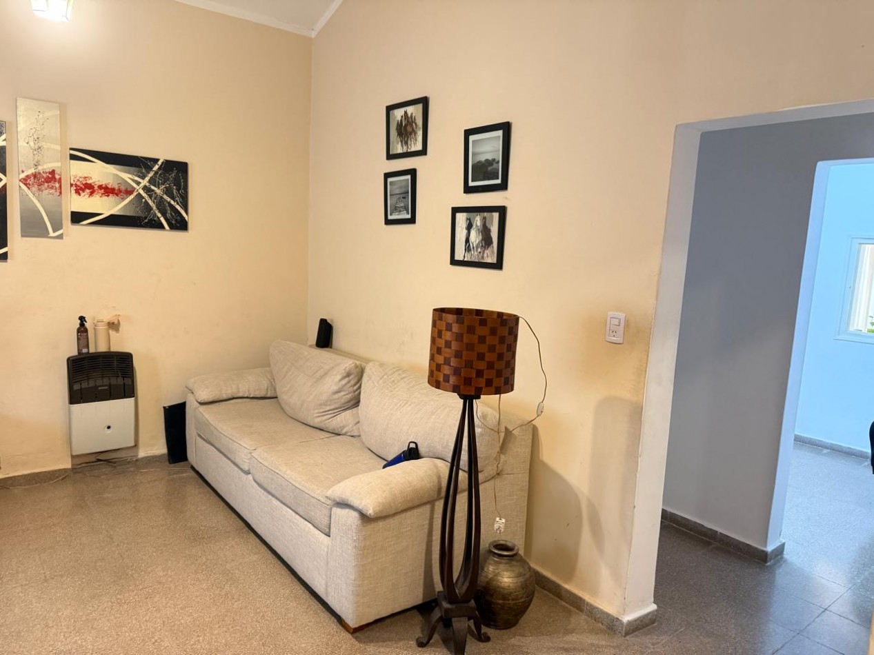 BARRIO ROSEDAL, SE VENDE CASA CON DEPARTAMENTO 