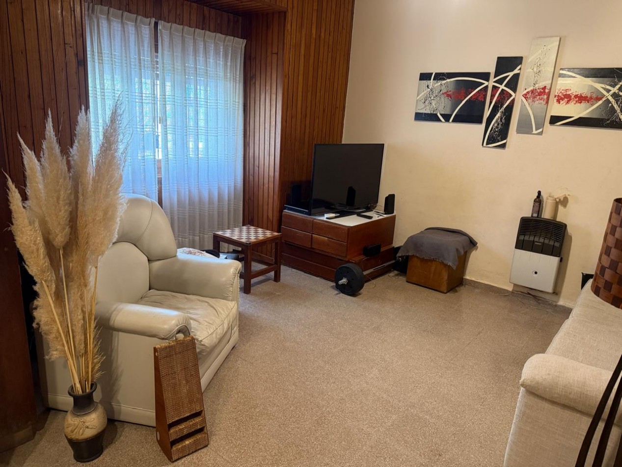 BARRIO ROSEDAL, SE VENDE CASA CON DEPARTAMENTO 