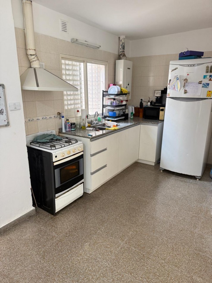 BARRIO ROSEDAL, SE VENDE CASA CON DEPARTAMENTO 