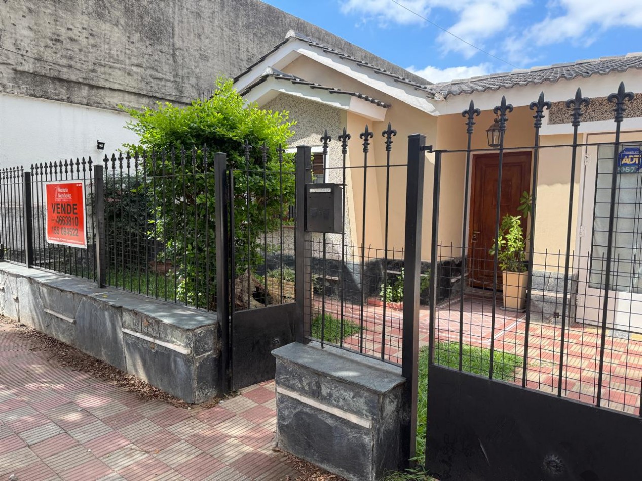 BARRIO ROSEDAL, SE VENDE CASA CON DEPARTAMENTO 
