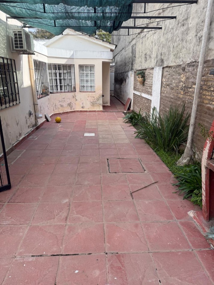BARRIO ROSEDAL, SE VENDE CASA CON DEPARTAMENTO 