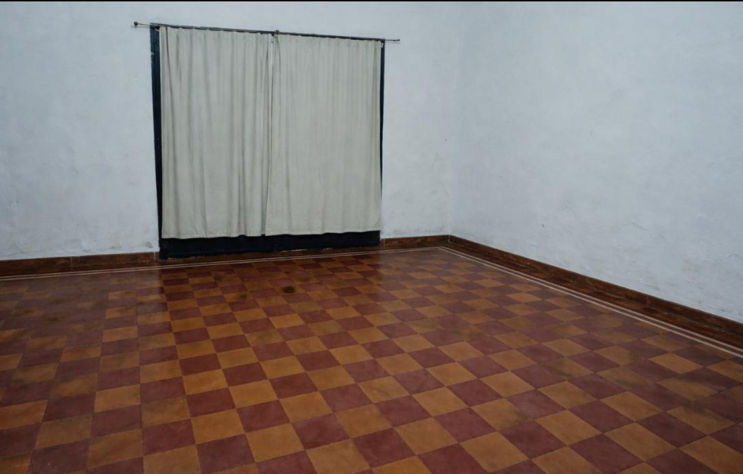 SOBRE CALLE LAGUNILLA " LOCAL" B° AMEGHINO SUR