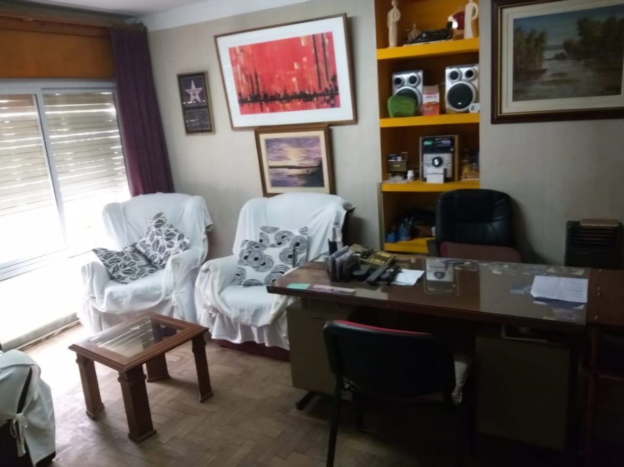 B° AVENIDA, IMPECABLE VIVIENDA ( ZONA COLEGIO JESUS MARIA) 