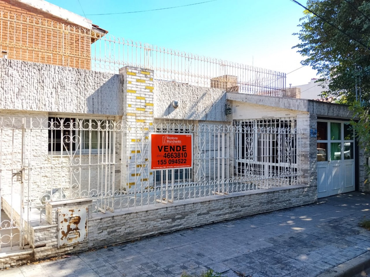 B° AVENIDA, IMPECABLE VIVIENDA ( ZONA COLEGIO JESUS MARIA) 