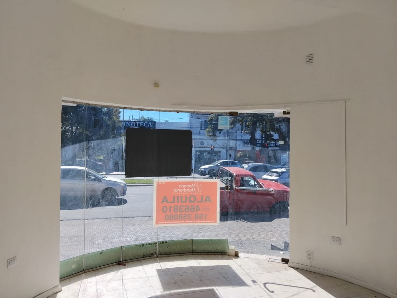 Local comercial ( sobre R20) Mejor zona comercial.- 