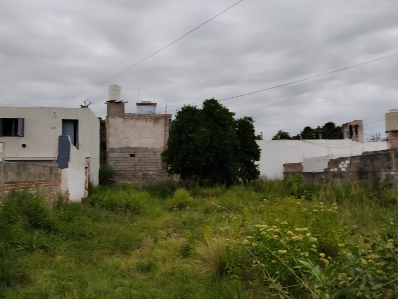 ALTO ALBERDI, ESPECTACULAR TERRENO APTO DUPLEX.- 