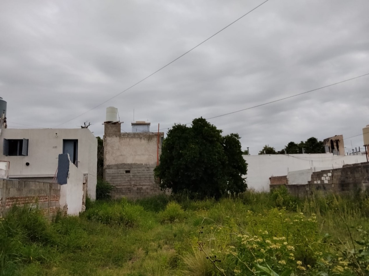 ALTO ALBERDI, ESPECTACULAR TERRENO APTO DUPLEX.- 