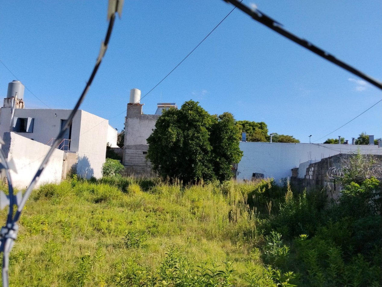 ALTO ALBERDI, ESPECTACULAR TERRENO APTO DUPLEX.- 
