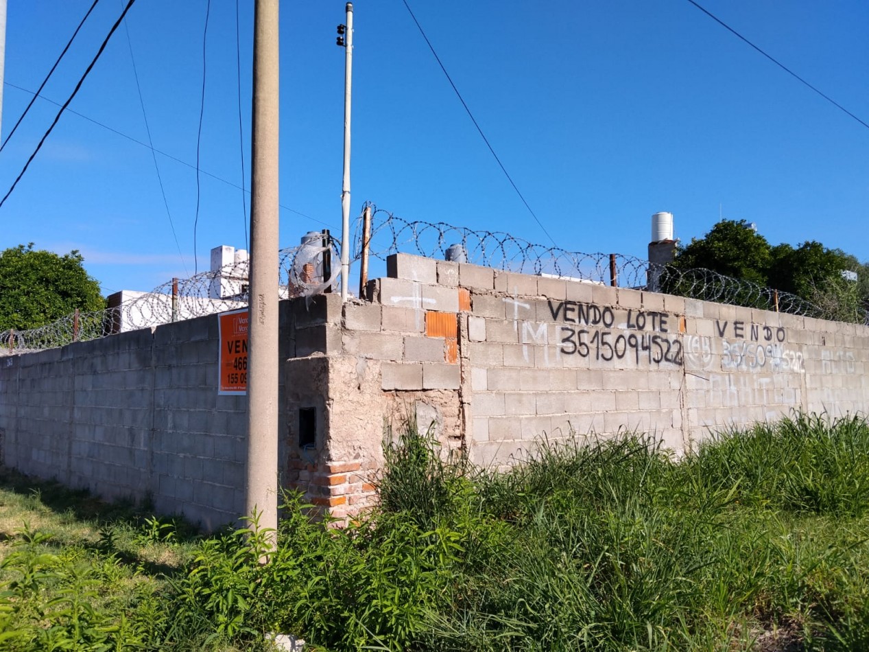ALTO ALBERDI, ESPECTACULAR TERRENO APTO DUPLEX.- 
