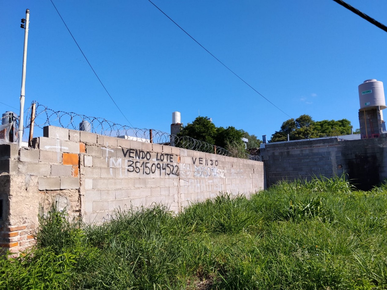 ALTO ALBERDI, ESPECTACULAR TERRENO APTO DUPLEX.- 