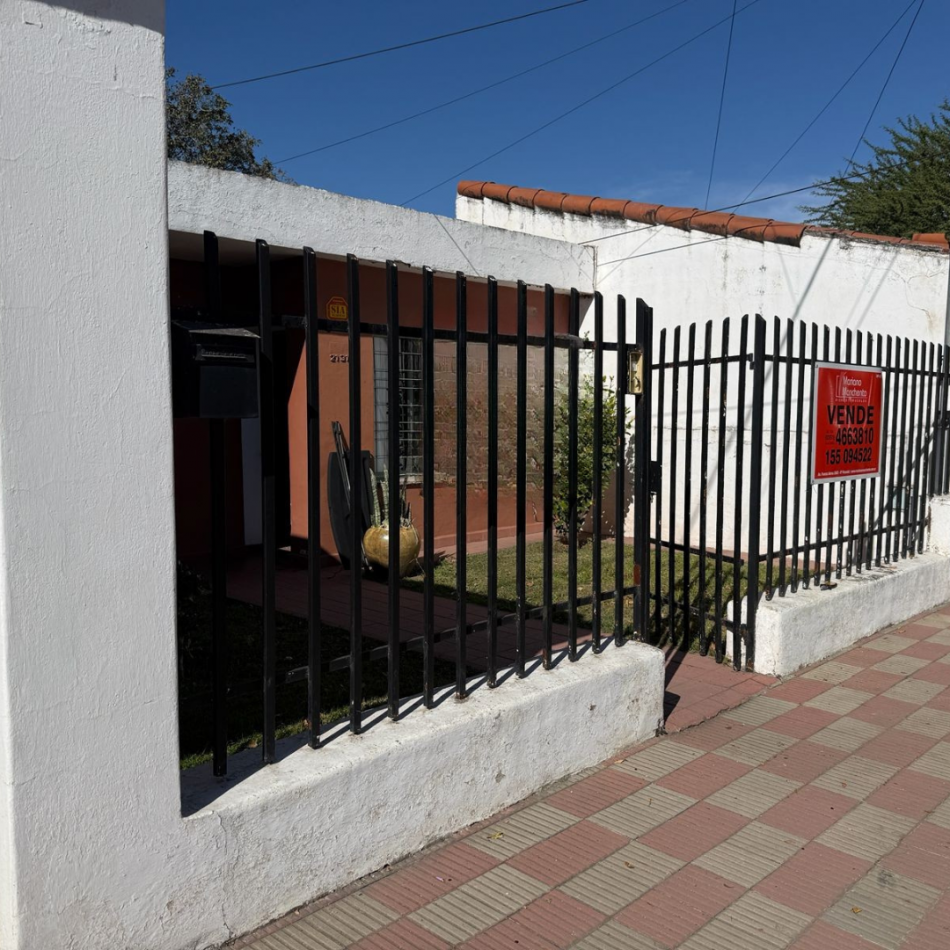 BARRIO MATIENZO, SE VENDE CASA CON MONOAMBIENTE A METROS DE RUTA 20