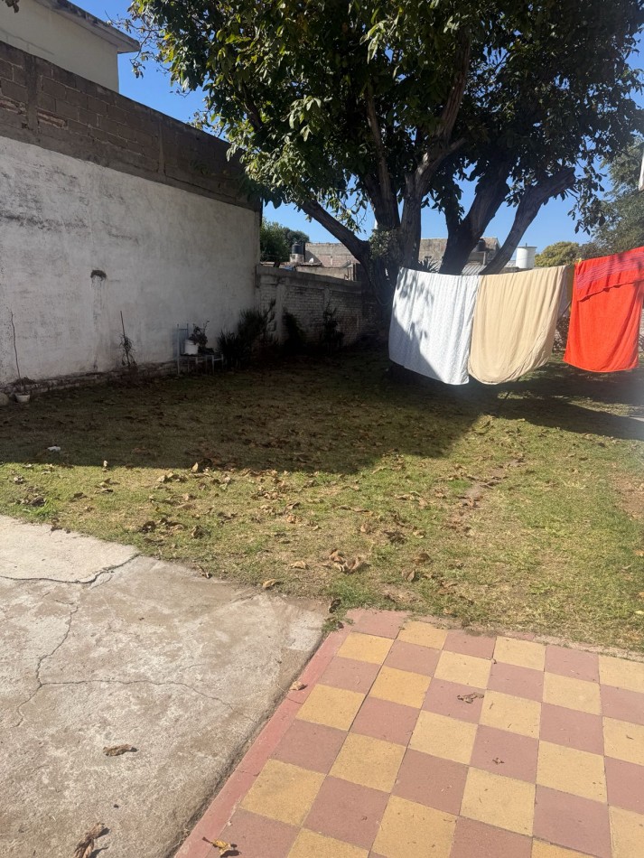 BARRIO MATIENZO, SE VENDE CASA CON MONOAMBIENTE A METROS DE RUTA 20