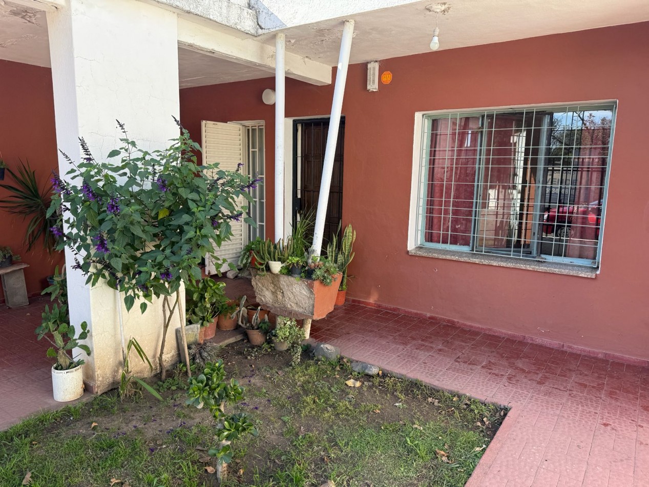 BARRIO MATIENZO, SE VENDE CASA CON MONOAMBIENTE A METROS DE RUTA 20