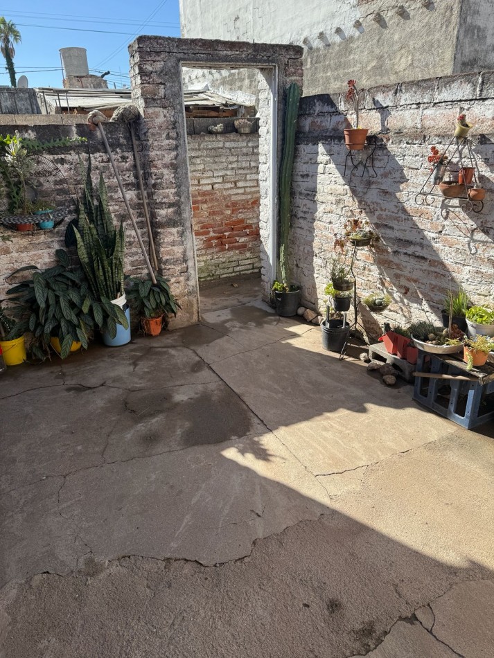 BARRIO MATIENZO, SE VENDE CASA CON MONOAMBIENTE A METROS DE RUTA 20