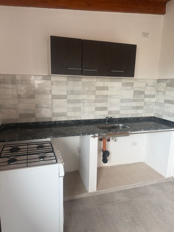 SE ALQUILA DEPARTAMENTO INTERNO EN BARRIO PARQUE CAPITAL, PLANTA ALTA