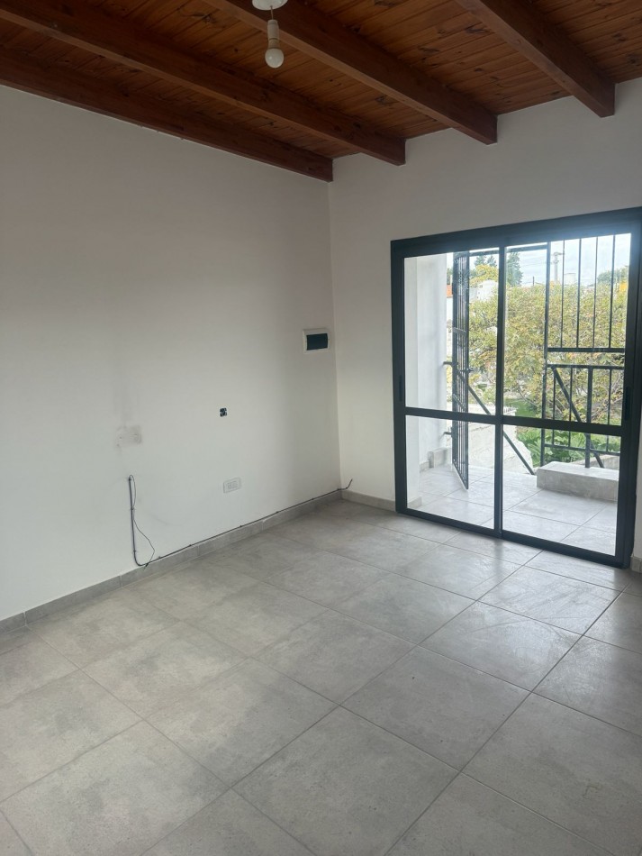 SE ALQUILA DEPARTAMENTO INTERNO EN BARRIO PARQUE CAPITAL, PLANTA ALTA