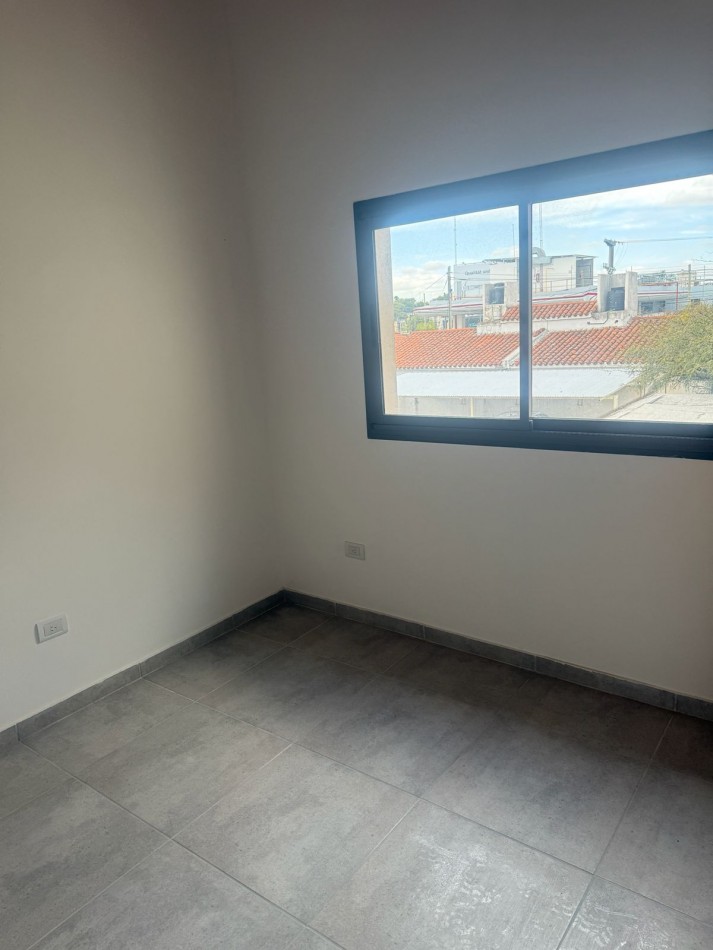 SE ALQUILA DEPARTAMENTO INTERNO EN BARRIO PARQUE CAPITAL, PLANTA ALTA