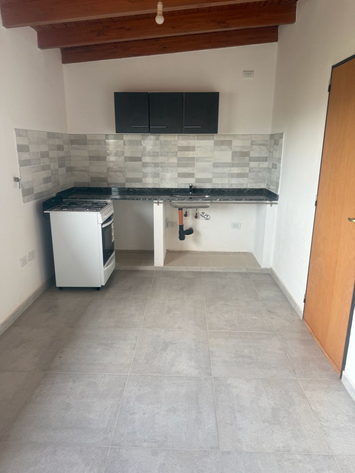 SE ALQUILA DEPARTAMENTO INTERNO EN BARRIO PARQUE CAPITAL, PLANTA ALTA