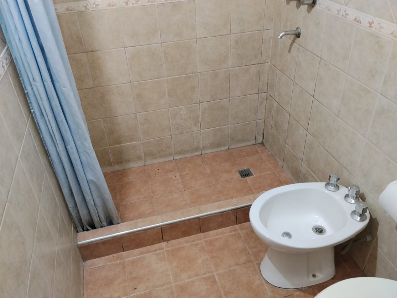 ROSEDAL SE VENDE DEPARTAMENTO PH AMPLIO A METROS DE RUTA 20